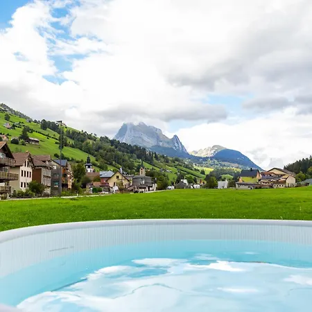 Louisas Loft Gallery Combined Appartement Alt St. Johann
