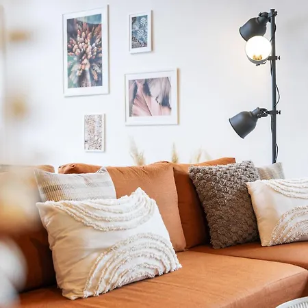 Louisas Loft Gallery Combined Alt St. Johann