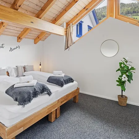 Louisas Loft Gallery Combined Appartement
